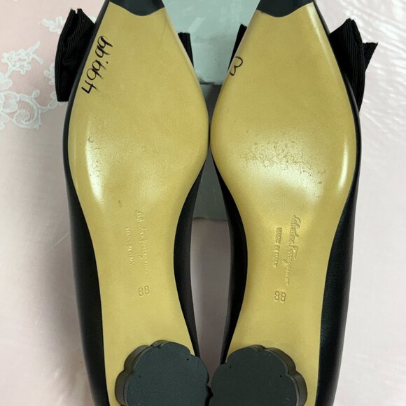 NEW-Salvatore Ferragamo-54595-Women Black Leather heel Dress shoes.Sz-8B.Italy. - Picture 4 of 14